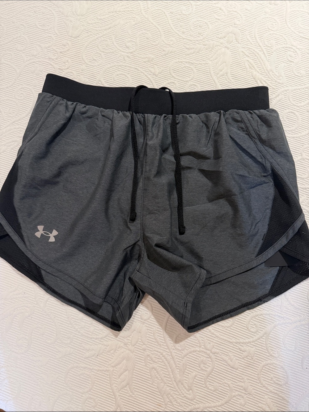 Under Armour Women's Gray Athletic Shorts with Black Waistband Lined XS NWT